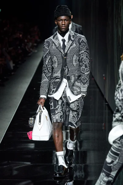 Look 76